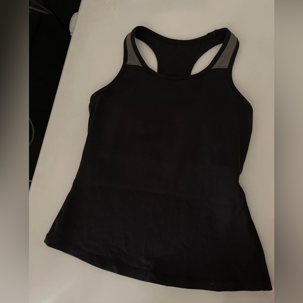 Black lululemon top size 4